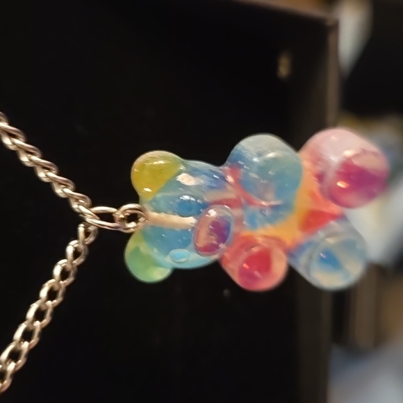 MULTICOLOR ACRYLIC TEDDY BEAR NECKLACE - Picture 4 of 8